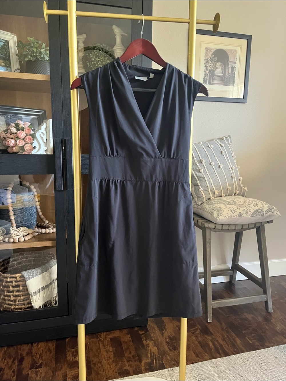 Athleta Black Sleeveless V-Neck Midi Dress